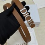 迪奥（Dior）红褐色小牛皮金色金属 DIOR 字母扣细腰带
