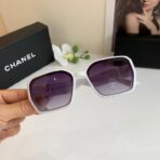 香奈儿（CHANEL）Eyewear 系列白色醋酸纤维双 C 镶饰渐变紫镜片方形太阳镜