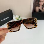 香奈儿（CHANEL）Square 系列双 C 标识花棕色方形太阳镜 - Imagem 4