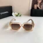 香奈儿（CHANEL）Square 系列双 C 标识透茶色方形太阳镜