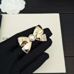 香奈儿（CHANEL）Vintage 系列蝴蝶结珍珠镶钻胸针