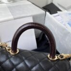 香奈儿（Chanel）Mini Coco Handle 黑色荔枝纹牛皮配酒红色蜥蜴皮手柄手提斜挎包 - 图片 2