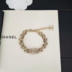 香奈儿（Chanel）双 C 镶钻链条手链