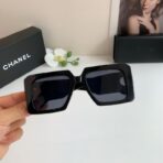 香奈儿（Chanel）方框双 C 金属标识太阳镜 - Imagem 4