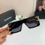 香奈儿（Chanel）方框双 C 金属标识太阳镜 - Imagem 3