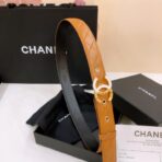 香奈儿（Chanel）棕色绗缝小牛皮双 C 链条扣女士腰带 - Imagem 4