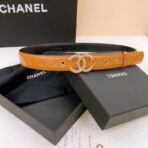 香奈儿（Chanel）棕色绗缝小牛皮金色雕花双 C 扣女士腰带