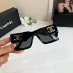 香奈儿（Chanel）矩形醋酸纤维太阳镜（黑金色款） - 图片 3