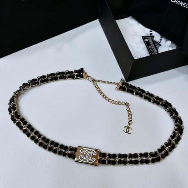 香奈儿（Chanel）经典双 C 系列镂空白色logo黑金属链条双 C 扣饰腰带