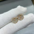 麒麟高级白贝母如意锁耳钉