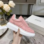 亚历山大麦昆 Oversized 系列粉色漆皮厚底休闲运动鞋 - Imagem 3