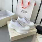 亚历山大・麦昆 Oversized 系列厚底休闲小白鞋（纯白色款） - 图片 3