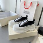 亚历山大・麦昆 Oversized 系列厚底休闲鞋（黑白拼接款） - 图片 2