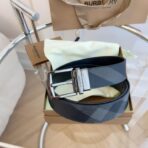 （Burberry）London 格纹系列双面帆布皮革暗银色矩形针扣腰带