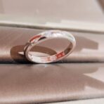 𝐂𝐚𝐫𝐭𝐢𝐞𝐫•卡地亚 𝐋𝐨𝐯𝐞 经典超窄版单钻字母戒指 - Image 2