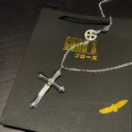 𝐆𝐨𝐫𝐨'𝐬高桥吾郎 金贝羽毛十字架项链