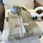 Burberry·巴宝莉双面围巾 米绿拼色 - Imagem 4