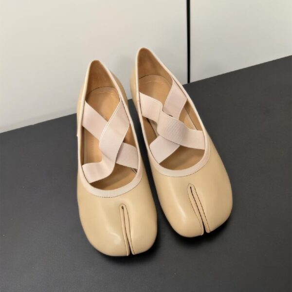 Masion Margiela MM6 马吉拉 秋季交叉绑带玛丽珍单鞋  杏色