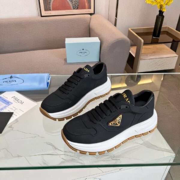 Prada Prax 01 系列运动鞋 黑色