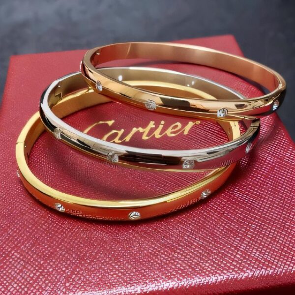 卡地亚（Cartier）Love 系列 18K 三色金窄版散镶钻石手镯