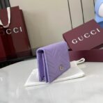 古驰（Gucci）GG Marmont 系列浅紫色绗缝皮革短款钱包 - Imagem 2