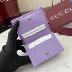 古驰（Gucci）GG Marmont 系列浅紫色绗缝皮革短款钱包 - Imagem 3
