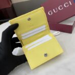 古驰（Gucci）GG Marmont 系列浅黄色绗缝皮革短款钱包 - Imagem 3