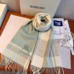 巴宝莉(Burberry)【大格战马】羊绒围巾 浅绿色 - Imagem 3