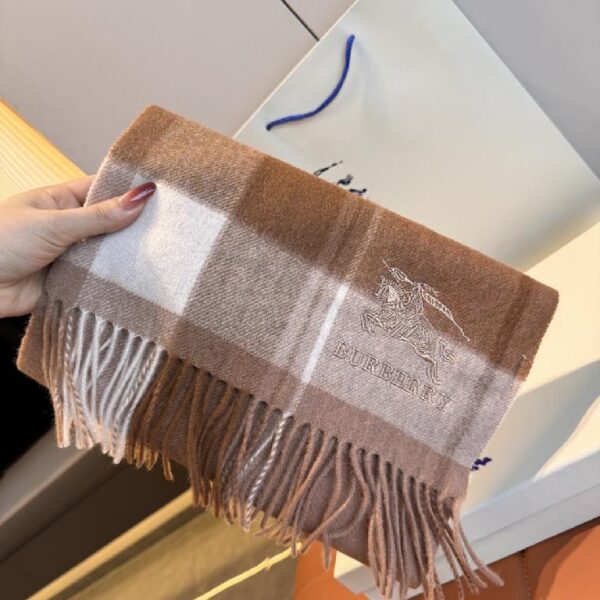 巴宝莉(Burberry)战马刺绣围巾 浅棕色