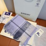 巴宝莉(Burberry)战马刺绣围巾 浅蓝色