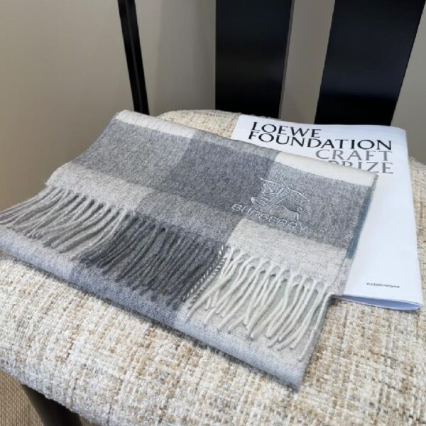 巴宝莉(Burberry)秋冬单品围巾 灰蓝拼色