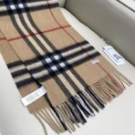 巴宝莉(Burberry)经典格子羊绒围巾 棕色 - Imagem 2