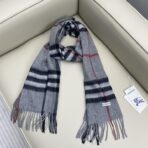 巴宝莉(Burberry)经典格子羊绒围巾 浅灰 - Imagem 4