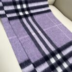 巴宝莉(Burberry)经典格子羊绒围巾 淡紫色 - Imagem 4