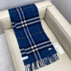 巴宝莉(Burberry)经典格子羊绒围巾 深蓝色 - Imagem 2