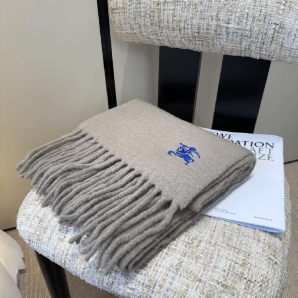 巴宝莉(Burberry)超美新款马海毛围巾 灰色