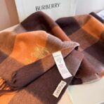 巴宝莉(Burberry)金丝战马刺绣羊绒围巾 棕色 - Imagem 2