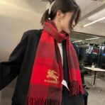 巴宝莉(Burberry)金丝战马刺绣羊绒围巾 红色 - Imagem 4