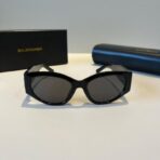 巴黎世家（Balenciaga）BB 系列黑色镜框白色双 B 装饰猫眼窄版太阳镜 - 图片 2