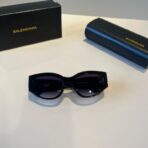 巴黎世家（Balenciaga）BB 系列黑色镜框金色双 B 装饰猫眼窄版太阳镜 - 图片 3