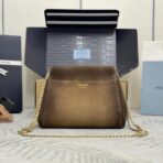 普拉达 (Prada)  土黄色小牛皮翻盖链条手袋