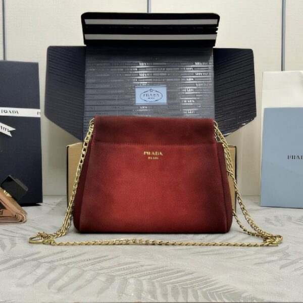 普拉达 (Prada)  红色小牛皮翻盖链条手袋