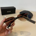 普拉达（Prada）徽标系列金色金属框棕色飞行员太阳镜 - 图片 4