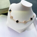 梵克雅宝黄金色黑玛瑙间钻五花手链