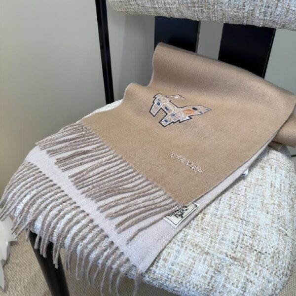 爱马仕(HERMES)H刺绣logo搭配双边配色围巾 棕色