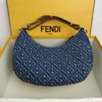 芬迪（FENDI）Baguette 系列深蓝色 FF 提花牛仔布月牙迷你法棍包