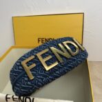 芬迪（FENDI）Baguette 系列深蓝色 FF 提花牛仔布月牙迷你法棍包 - 图片 3