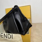 芬迪（FENDI）First 系列黑色小牛皮褶皱 FF 金属扣单肩斜挎包 - 图片 3