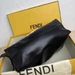 芬迪（FENDI）First 系列黑色小牛皮褶皱 FF 金属扣单肩斜挎包 - 图片 4