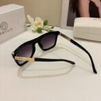 范思哲（Versace）Medusa Biggie 系列黑色醋酸纤维镜框金色美杜莎装饰方形太阳镜